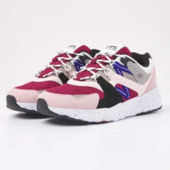 TAIGA - Low-Tops - Women